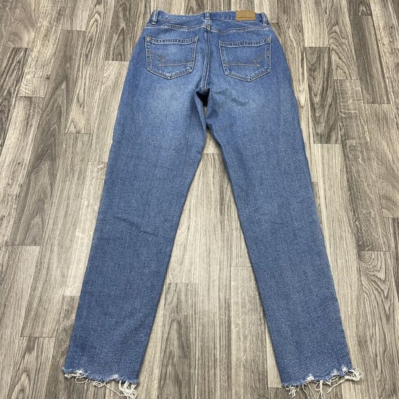 AMERICAN EAGLE Mom Skinny Leg Mid Rise Med Wash Blue Denim Jeans Women's Size 00 - Picture 3 of 12